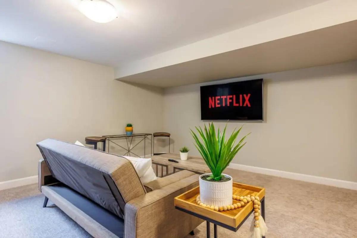Modern 3Bdr 3 Bath, Garage, Backyard, Theater Apartamento Niagara Falls Exterior foto